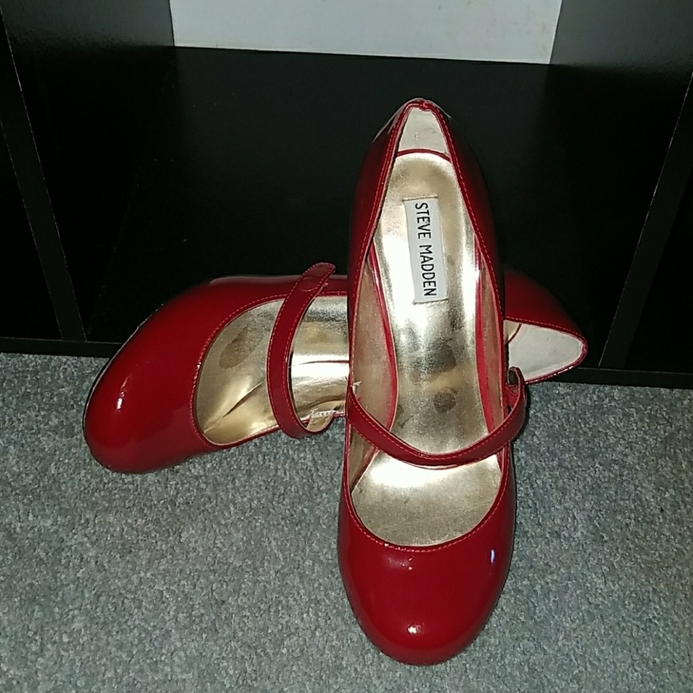 Steve Madden Patten Leather Heels